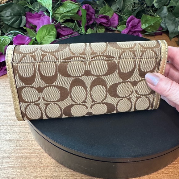 Coach Vintage Signature Stripe Chrysanthemum Appliqué Wallet - Picture 3 of 8